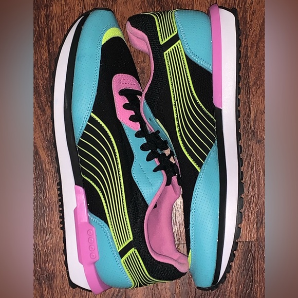 Puma size 10.5 - Picture 1 of 12